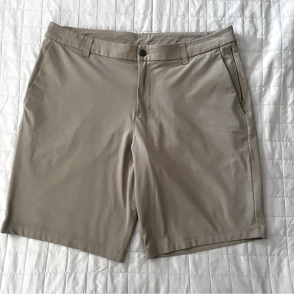 Lululemon Flat Front Tan Shorts 11” Classic Fit Stretch Golf Classic Men’s 38